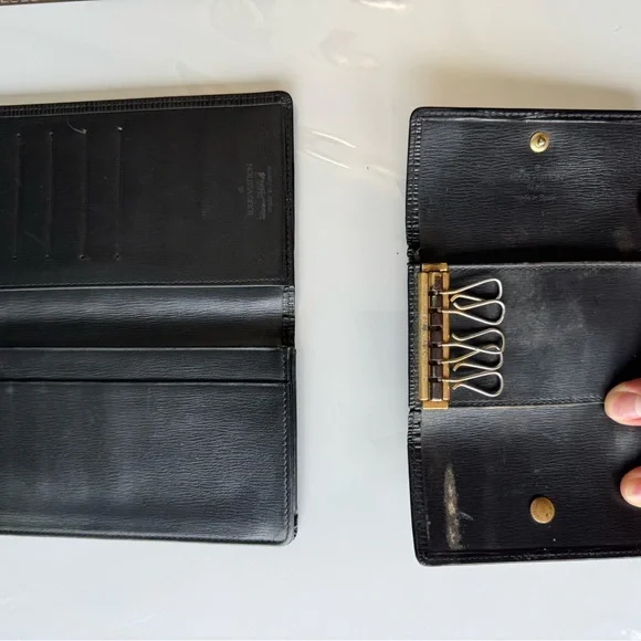 Louis Vuitton Elegant Black Key & Card Holder Set - Picture 3 of 3
